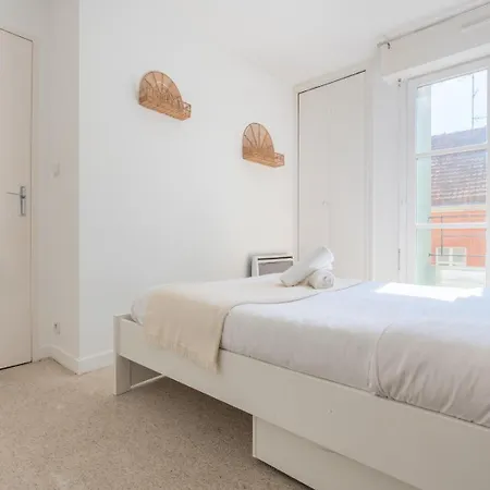 Bright Flat In The Heart Of Vieux Lille. *