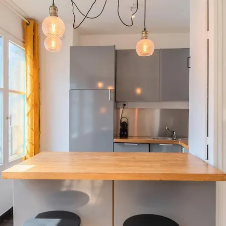 Bright Flat In The Heart Of Vieux Lille. * Lilla